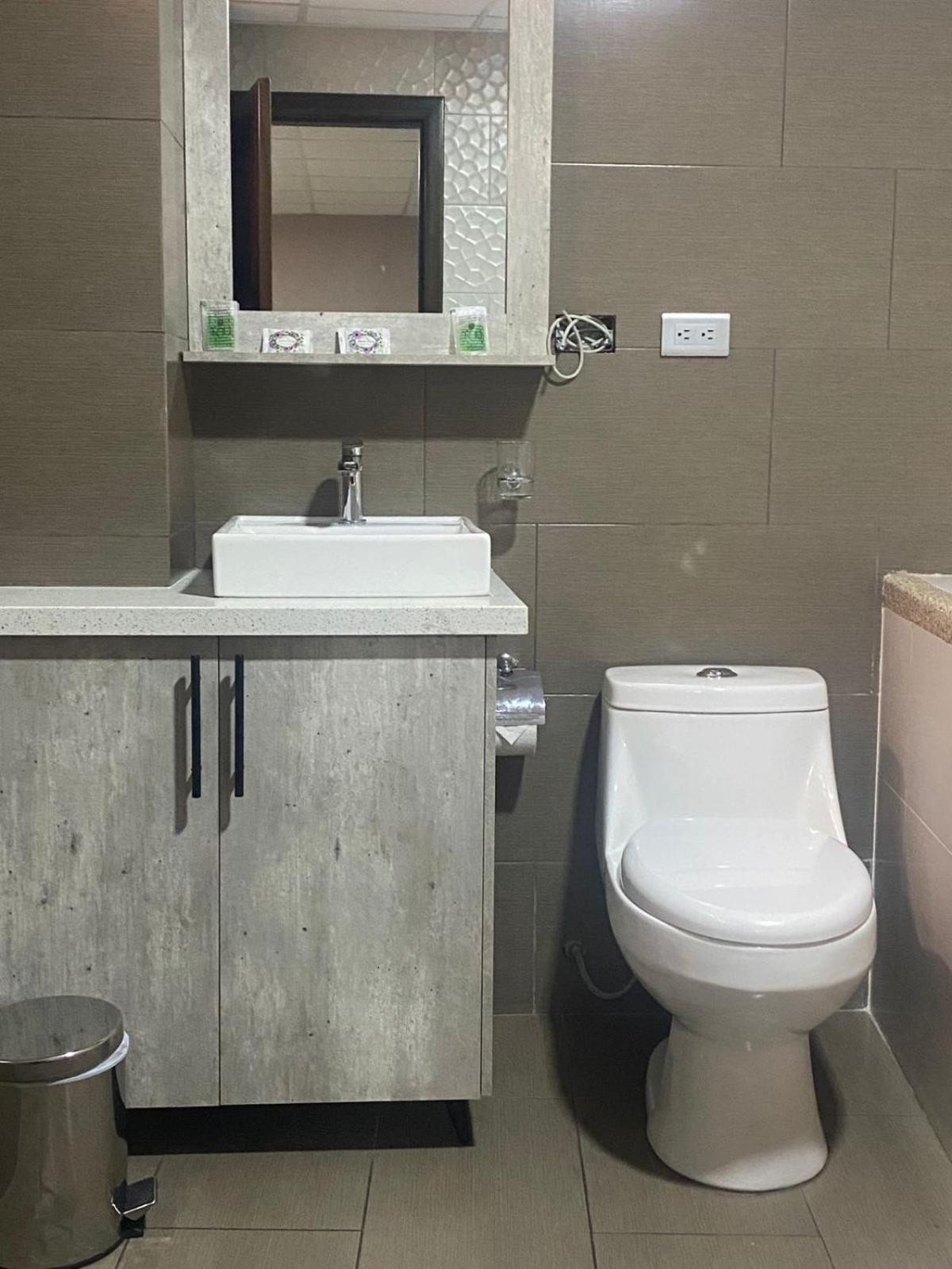 Stelar Hostal Cuenca Luaran gambar